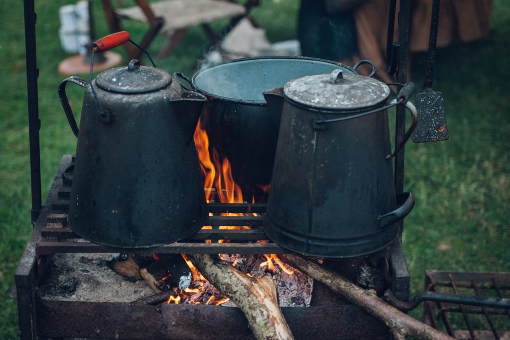 How To Use A Camp Oven - Yakima